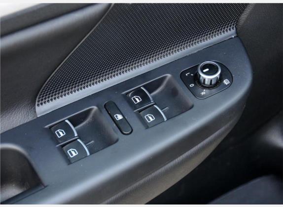 速腾 2010款 1.8TSI 自动冠军版 车厢座椅   门窗控制