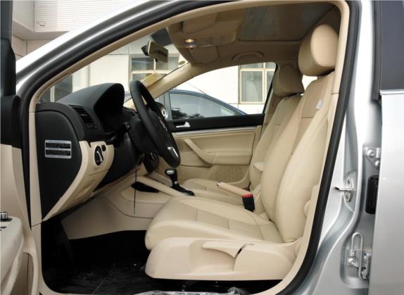 速腾 2011款 1.6L 自动特别版 车厢座椅   前排空间