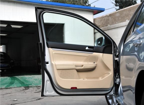 速腾 2011款 1.6L 自动特别版 车厢座椅   前门板