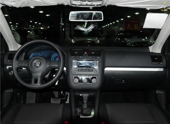 速腾 2011款 1.6L 自动舒适型 中控类   中控全图