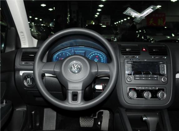 速腾 2011款 1.6L 自动舒适型 中控类   驾驶位