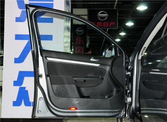 速腾 2011款 1.6L 自动舒适型 车厢座椅   前门板