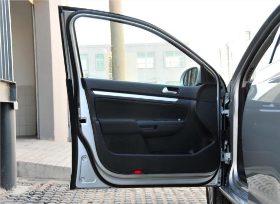 速腾 2011款 1.6L 自动时尚型 车厢座椅   前门板