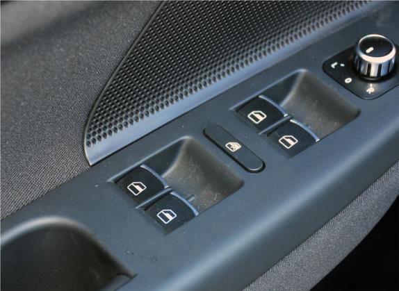 速腾 2011款 1.6L 自动时尚型 车厢座椅   门窗控制