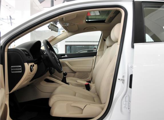 速腾 2011款 1.6L 手动舒适型 车厢座椅   前排空间