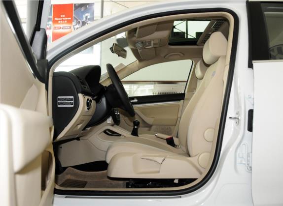 速腾 2011款 1.4TSI 手动技术型 车厢座椅   前排空间