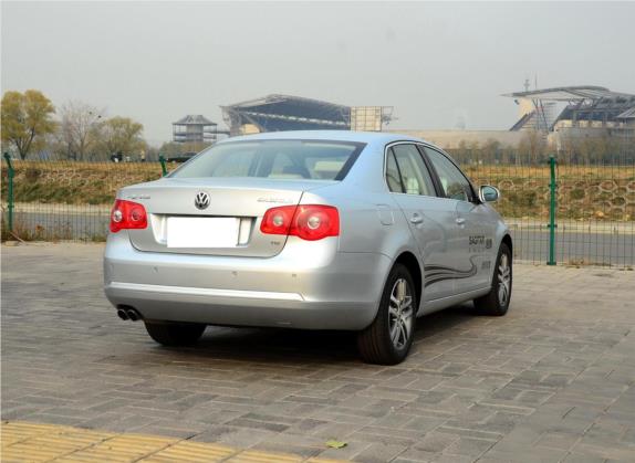 速腾 2011款 1.4TSI 自动技术型 外观   斜后