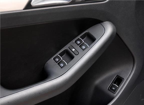速腾 2012款 1.4TSI 自动豪华型 车厢座椅   门窗控制