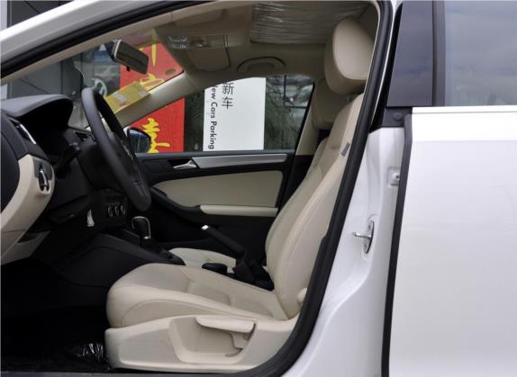 速腾 2012款 1.6L 自动舒适型 车厢座椅   前排空间