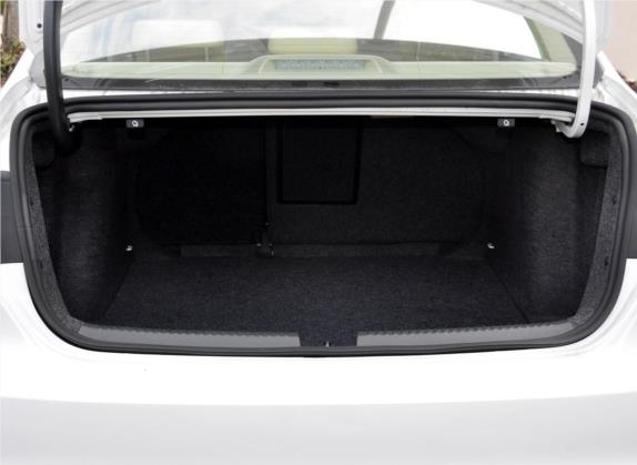 速腾 2012款 1.6L 自动舒适型 车厢座椅   后备厢