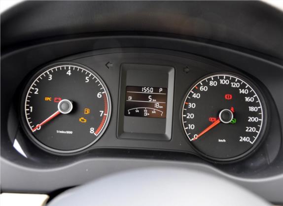 速腾 2012款 1.6L 自动舒适型 中控类   仪表盘