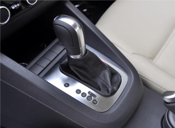 速腾 2012款 1.6L 自动舒适型 中控类   挡把