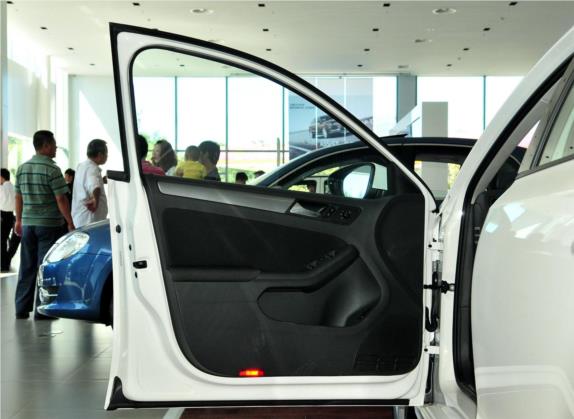 速腾 2012款 1.6L 手动时尚型 车厢座椅   前门板
