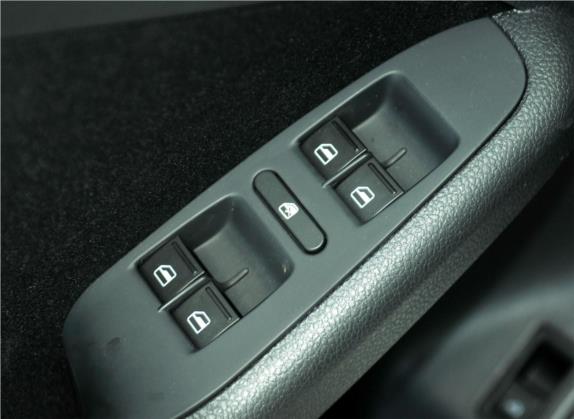 速腾 2012款 1.6L 手动时尚型 车厢座椅   门窗控制