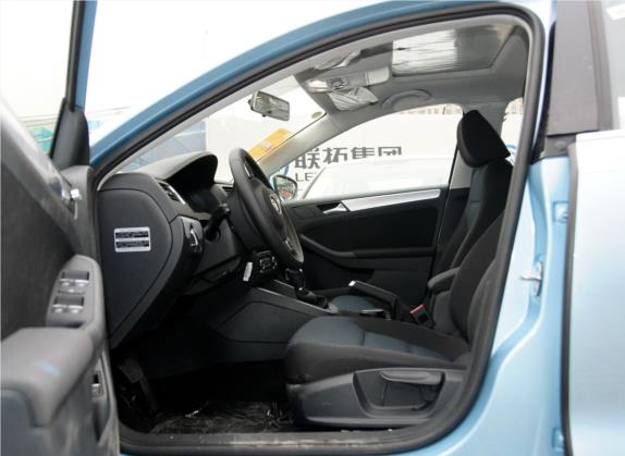 速腾 2013款 1.4TSI 蓝驱版 车厢座椅   前排空间