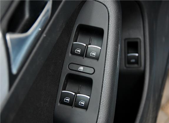 速腾 2013款 1.4TSI 蓝驱版 车厢座椅   门窗控制