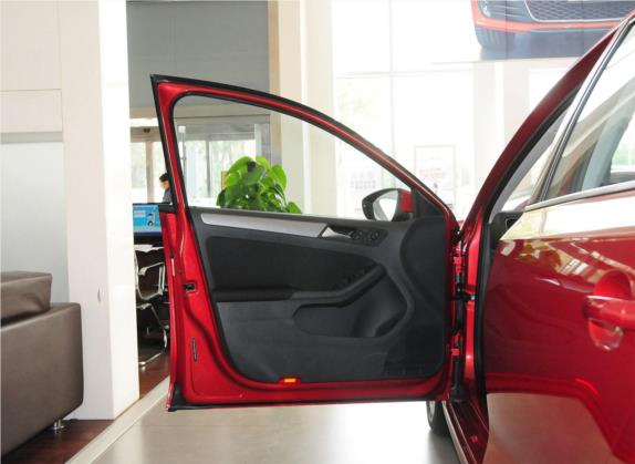 速腾 2014款 1.6L 自动时尚型 车厢座椅   前门板