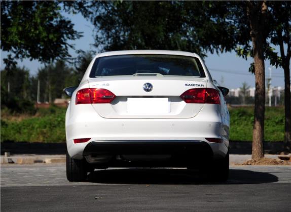 速腾 2014款 1.6L 手动舒适型 外观   正后