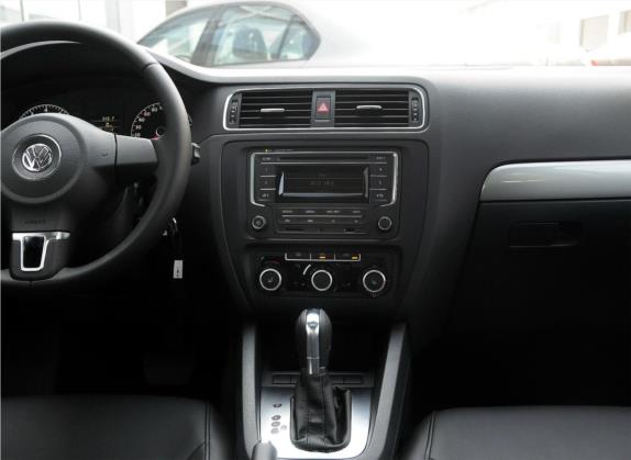 速腾 2014款 1.6L 自动舒适型 中控类   中控台