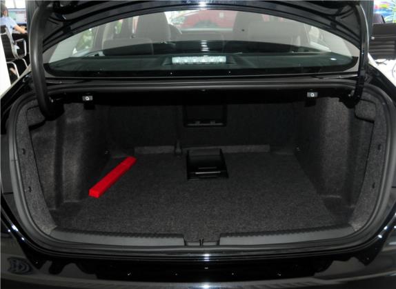 速腾 2014款 1.6L 自动舒适型 车厢座椅   后备厢