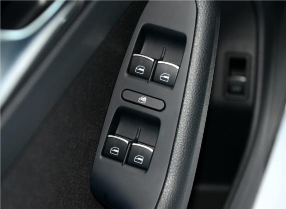 速腾 2014款 1.4TSI 蓝驱版 车厢座椅   门窗控制