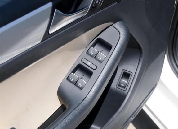 速腾 2014款 改款 1.6L 手动舒适型 车厢座椅   门窗控制