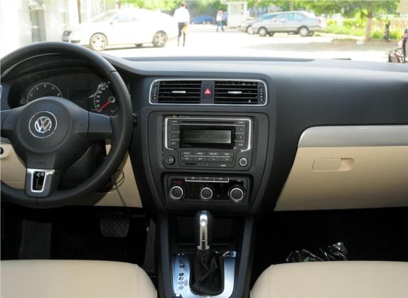 速腾 2014款 改款 1.6L 自动舒适型 中控类   中控台