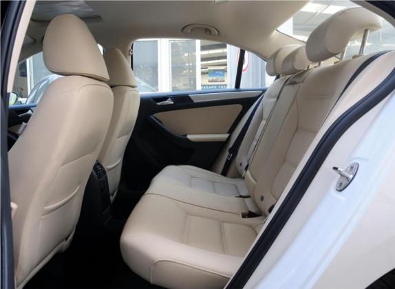 速腾 2014款 改款 1.6L 自动舒适型 车厢座椅   后排空间