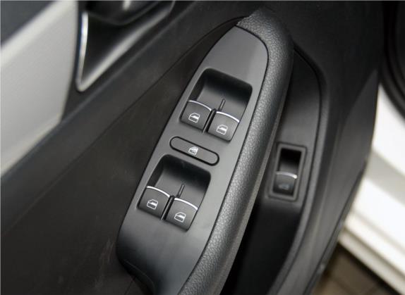 速腾 2014款 改款 1.4TSI 自动豪华型 车厢座椅   门窗控制