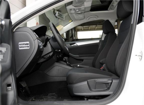 速腾 2014款 改款 1.4TSI 蓝驱版 车厢座椅   前排空间