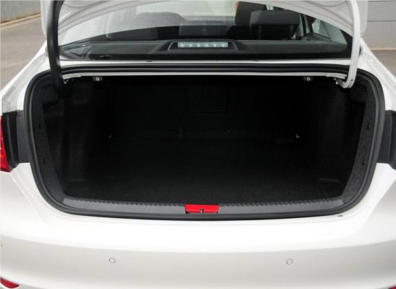 速腾 2014款 改款 1.4TSI 蓝驱版 车厢座椅   后备厢