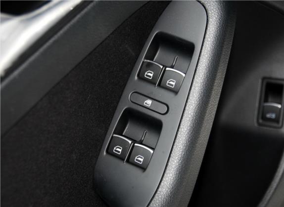 速腾 2014款 改款 1.4TSI 蓝驱版 车厢座椅   门窗控制