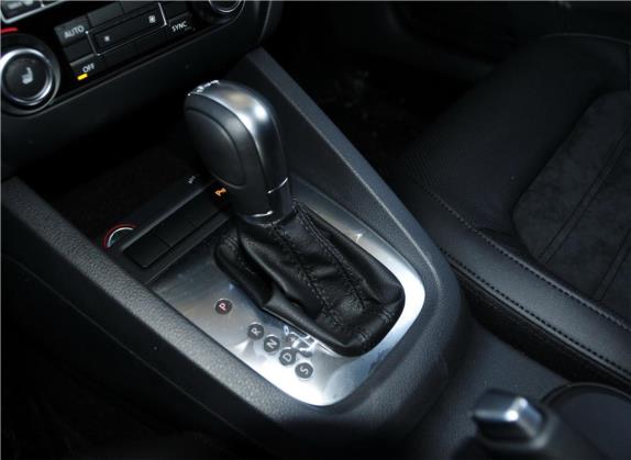 速腾 2014款 改款 1.4TSI 自动旗舰版 中控类   挡把