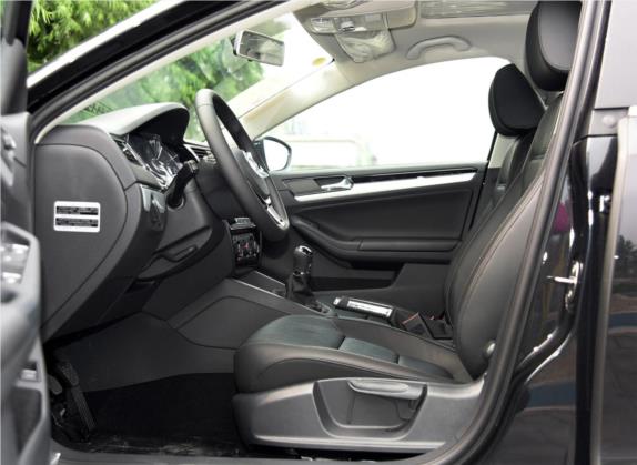 速腾 2015款 230TSI 手动舒适型 车厢座椅   前排空间