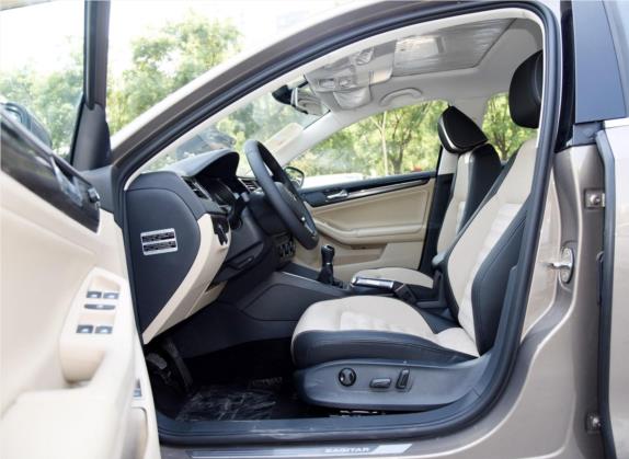 速腾 2015款 230TSI 手动豪华型 车厢座椅   前排空间
