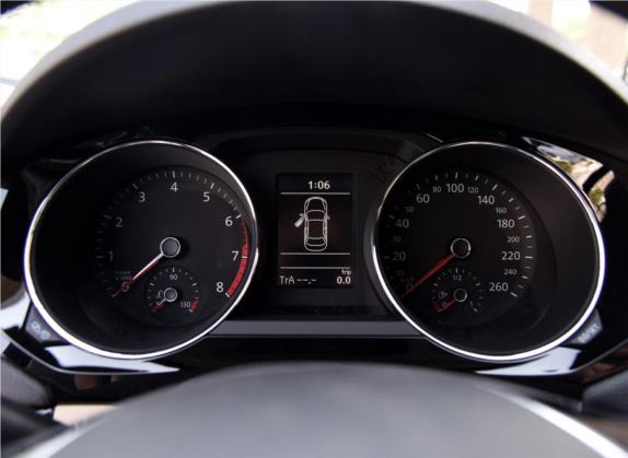 速腾 2015款 230TSI 手动豪华型 中控类   仪表盘