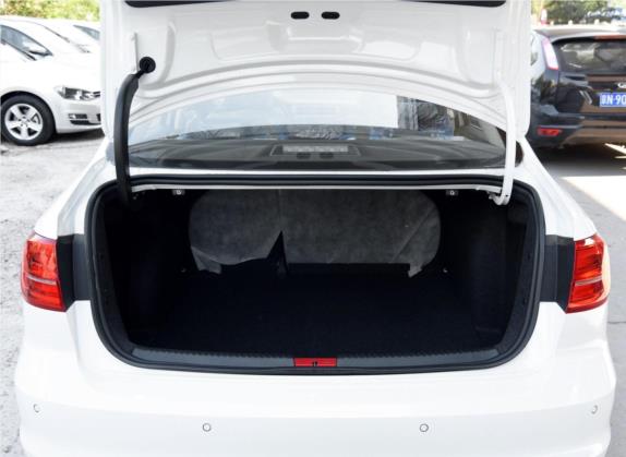 速腾 2015款 1.6L 手动舒适型 车厢座椅   后备厢