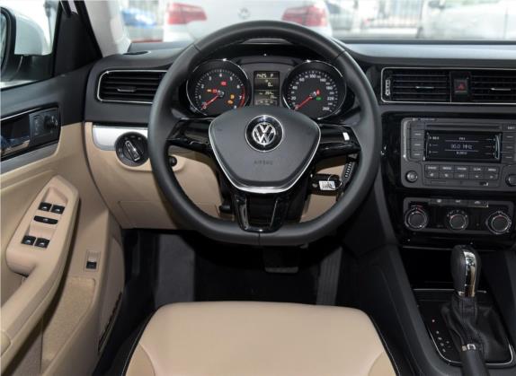 速腾 2015款 1.6L 自动舒适型 中控类   驾驶位