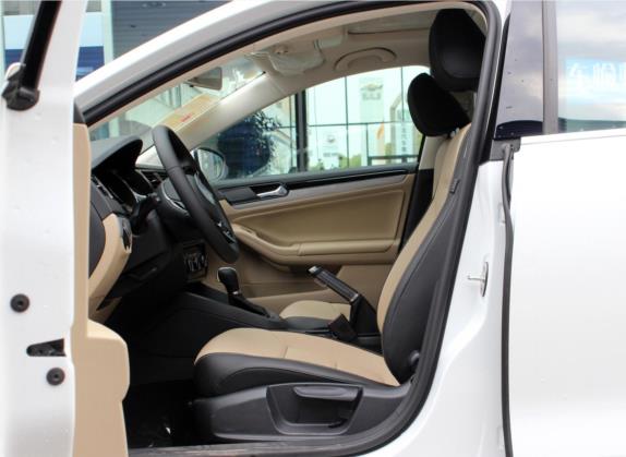 速腾 2015款 230TSI 自动舒适型 车厢座椅   前排空间