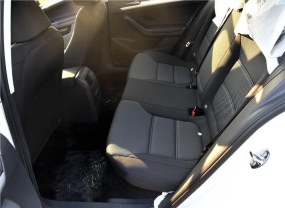 速腾 2017款 1.6L 手动时尚型 车厢座椅   后排空间