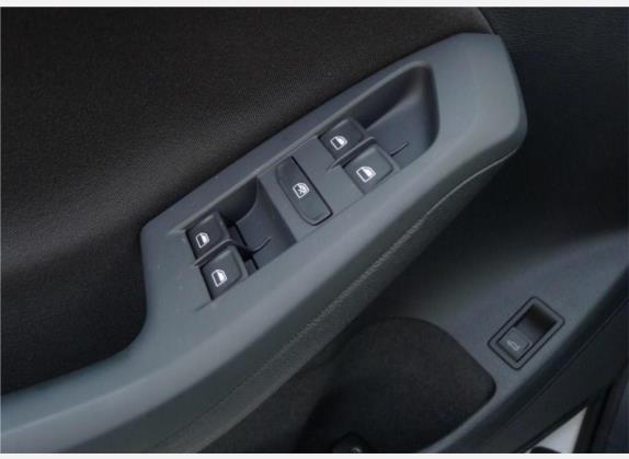 速腾 2017款 1.6L 自动时尚型 车厢座椅   门窗控制