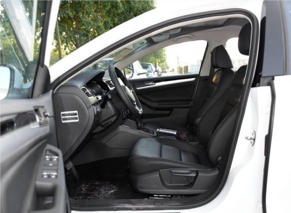 速腾 2017款 1.6L 自动舒适型 车厢座椅   前排空间