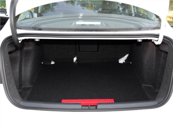 速腾 2017款 1.6L 自动舒适型 车厢座椅   后备厢