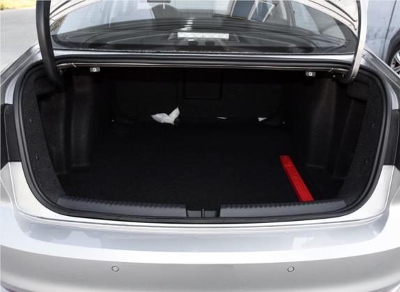 速腾 2017款 230TSI 自动舒适型 车厢座椅   后备厢