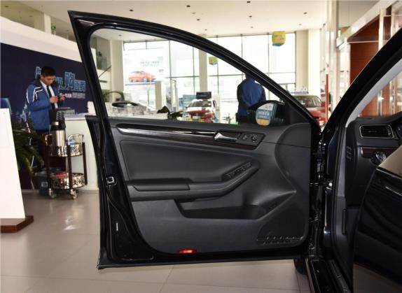 速腾 2017款 230TSI 手动豪华型 车厢座椅   前门板