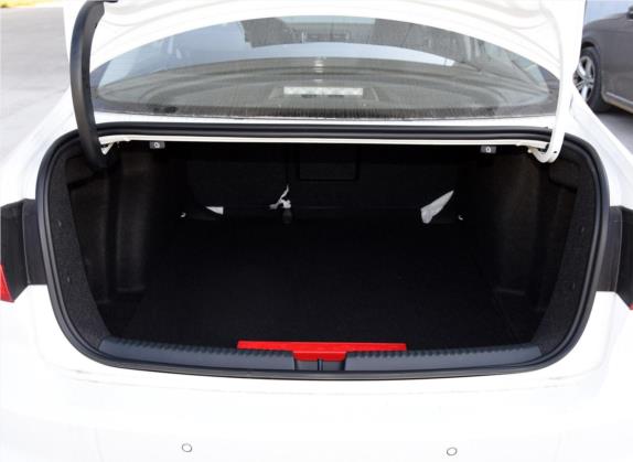 速腾 2017款 230TSI 自动豪华型 车厢座椅   后备厢