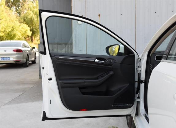 速腾 2017款 230TSI 自动豪华型 车厢座椅   前门板
