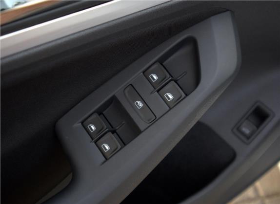 速腾 2018款 1.6L 自动时尚型 车厢座椅   门窗控制
