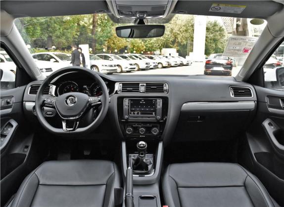 速腾 2018款 1.6L 手动舒适型 中控类   中控全图