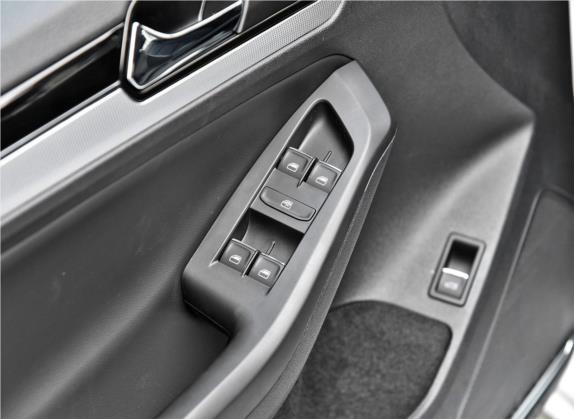 速腾 2018款 1.6L 手动舒适型 车厢座椅   门窗控制